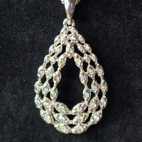 Lia Sophia Fairy Tale Necklace 32L65 Teardrop Aurora Borealis Pendant - Picture 2 of 7